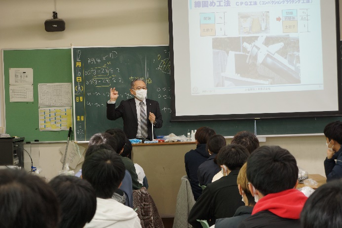 授業紹介 薬液注入工法の実験 明石高専