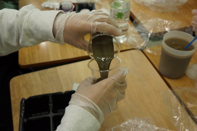 授業紹介 薬液注入工法の実験 明石高専