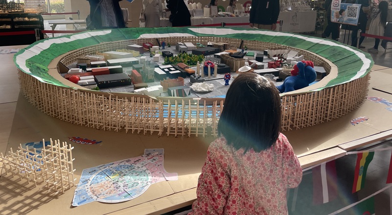 2年3組の大阪・関西万博「大屋根リング」模型を展示しました | 明石高専
