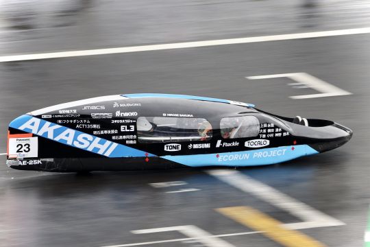 鈴鹿サーキットで開催されたEVレースで4位入賞 | 明石高専